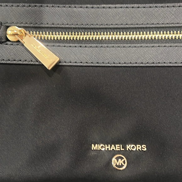 BNWT! Michael Michael Kors Jet Set Charm Black Crossbody - Picture 3 of 6